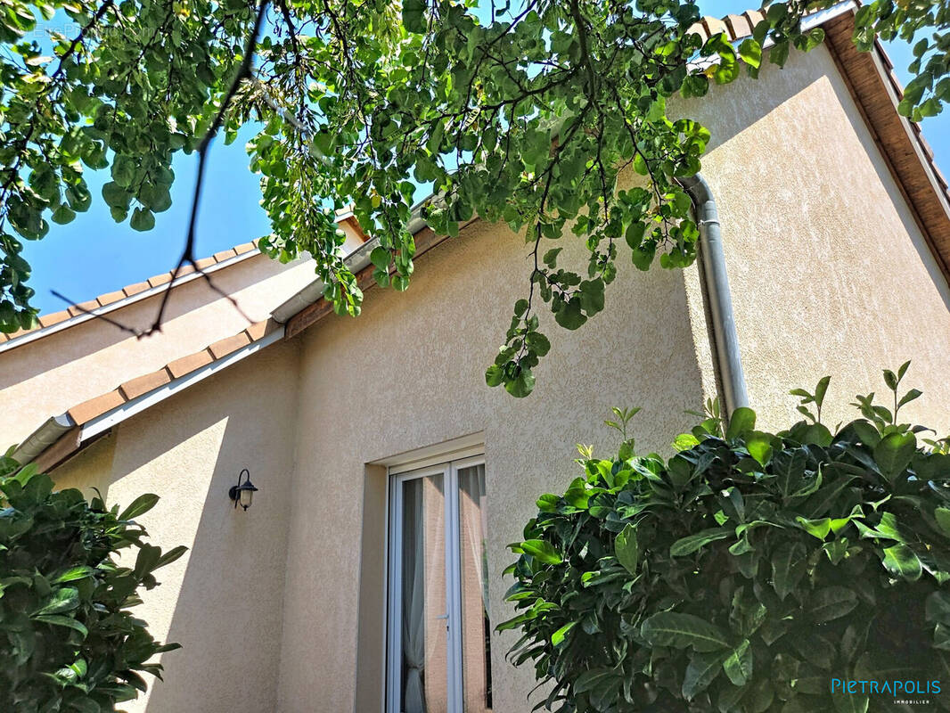 Maison à OUROUX-SUR-SAONE
