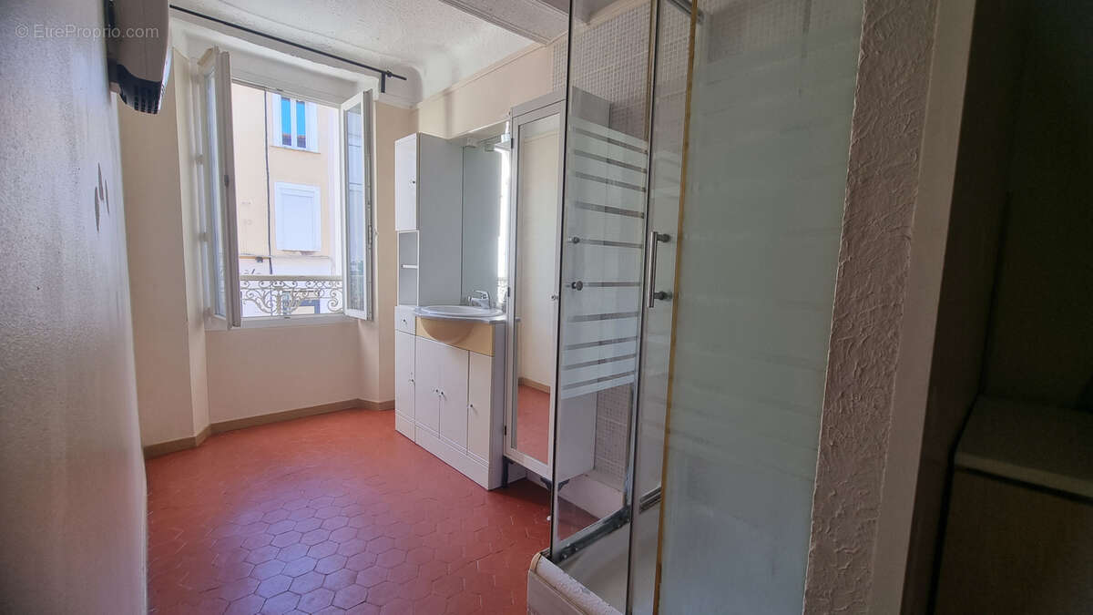 Appartement à LA CRAU