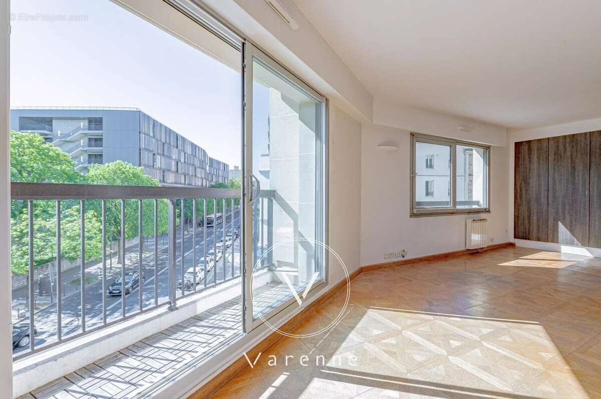 Appartement à PARIS-14E