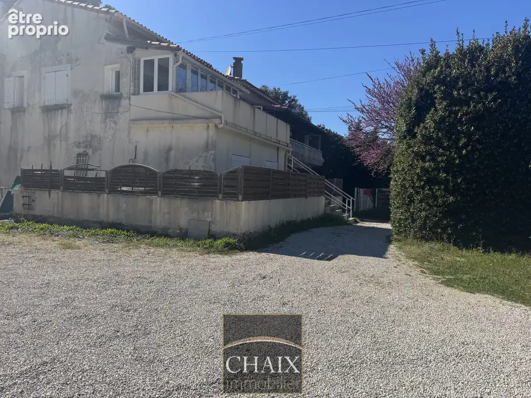 Gémenos   immeuble de rapport composé de 4 logements avec stationnement - photo 8