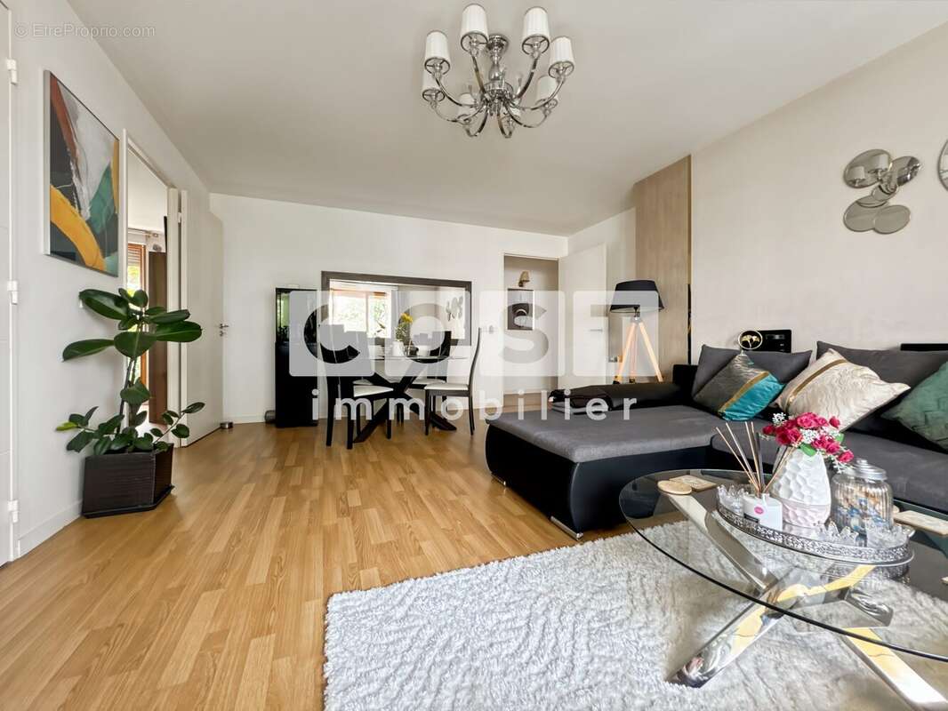 Appartement à GENNEVILLIERS