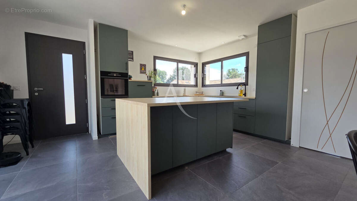 Maison Contemporaine de 104 m² à Saint-Hilaire-de-Riez - photo 2
