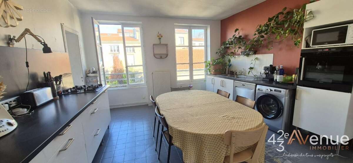 Appartement à SAINT-ETIENNE
