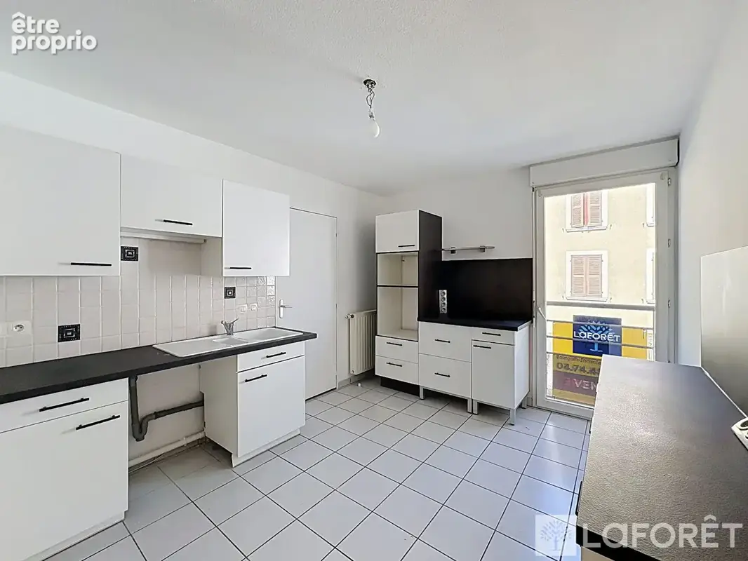Appartement Voiron 4 pièce(s) 100.4 m2 - photo 9