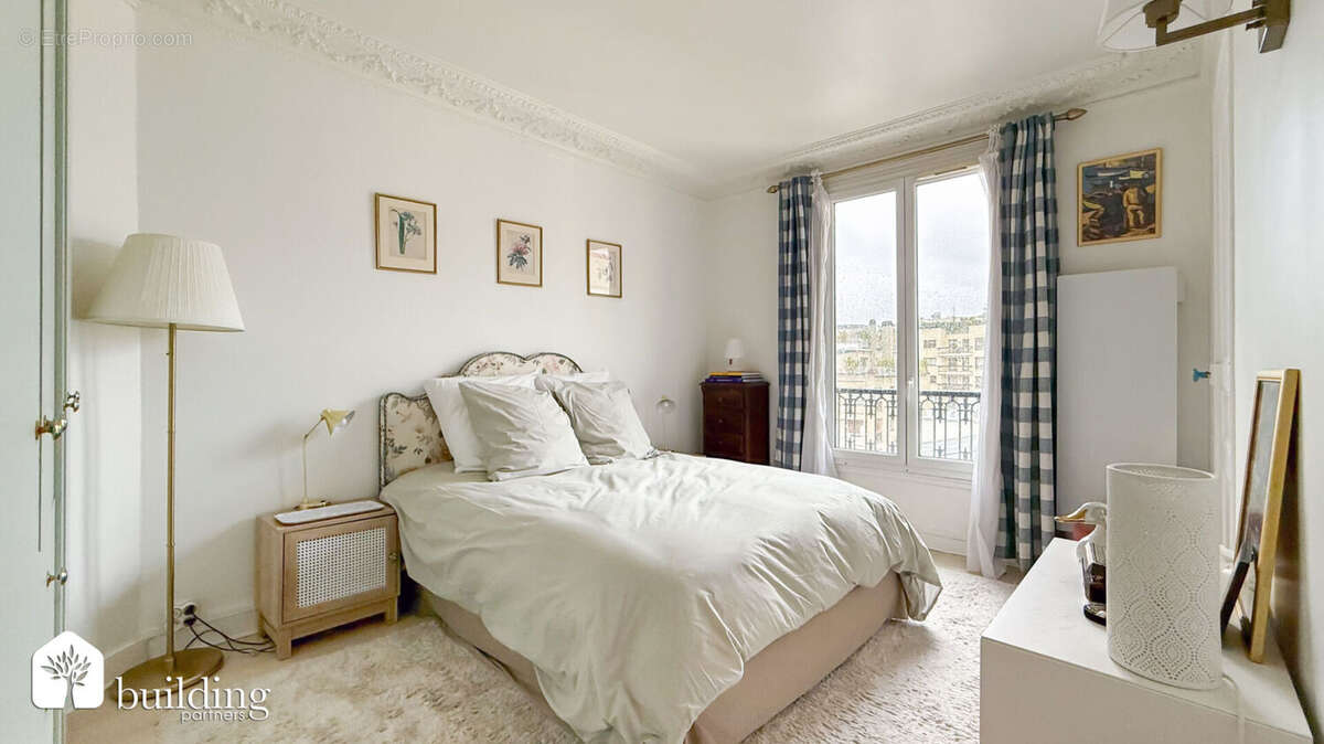 Appartement à NEUILLY-SUR-SEINE