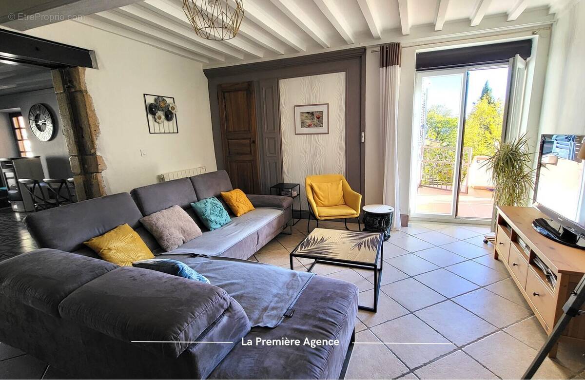 Appartement à PONTCHARRA-SUR-TURDINE