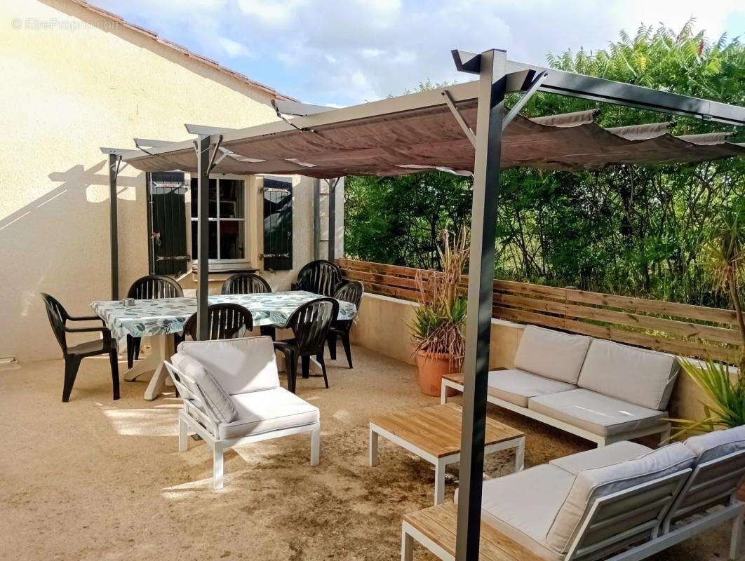 Maison de 9 pièces de 183 m² à Linars - photo 17