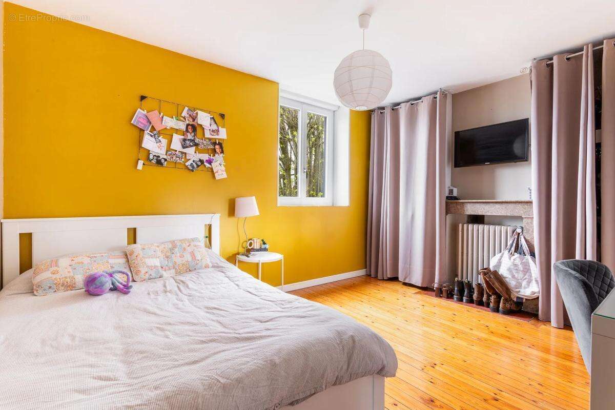 Maison à LA CHAPELLE-D'ARMENTIERES