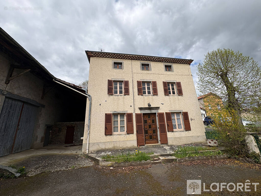 Maison à MAZEYRAT-D'ALLIER