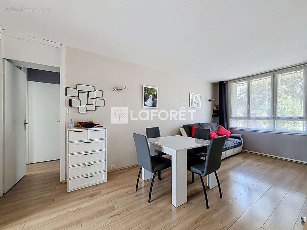CALUIRE CENTRE - T4 - 3 chambres 65 m² - résidence arborée - photo 3