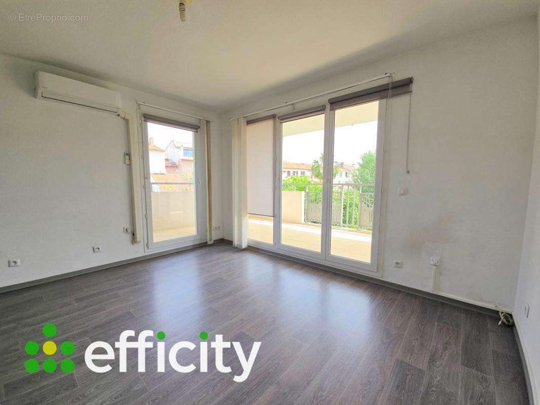 Appartement à PUGET-SUR-ARGENS