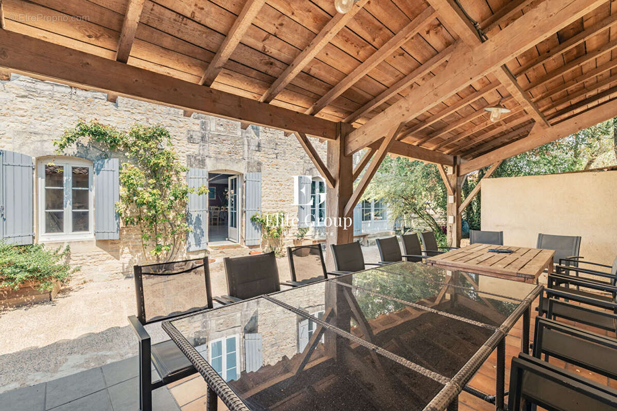 Élégante maison de caractère avec piscine, aux portes du littoral charentais - photo 3