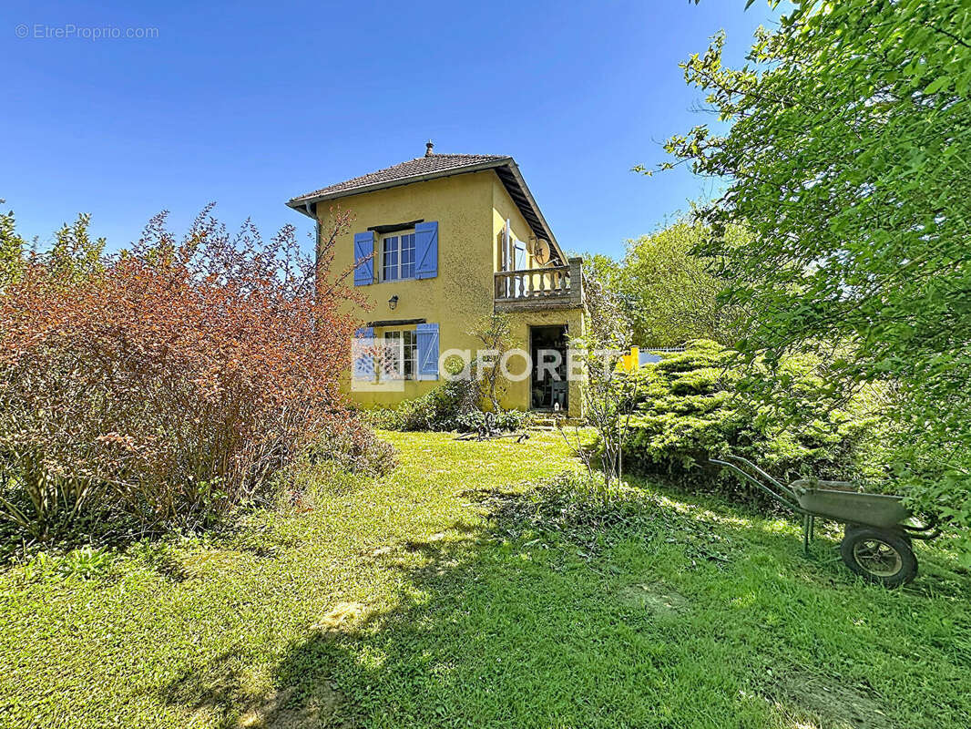 Maison à CONDAL