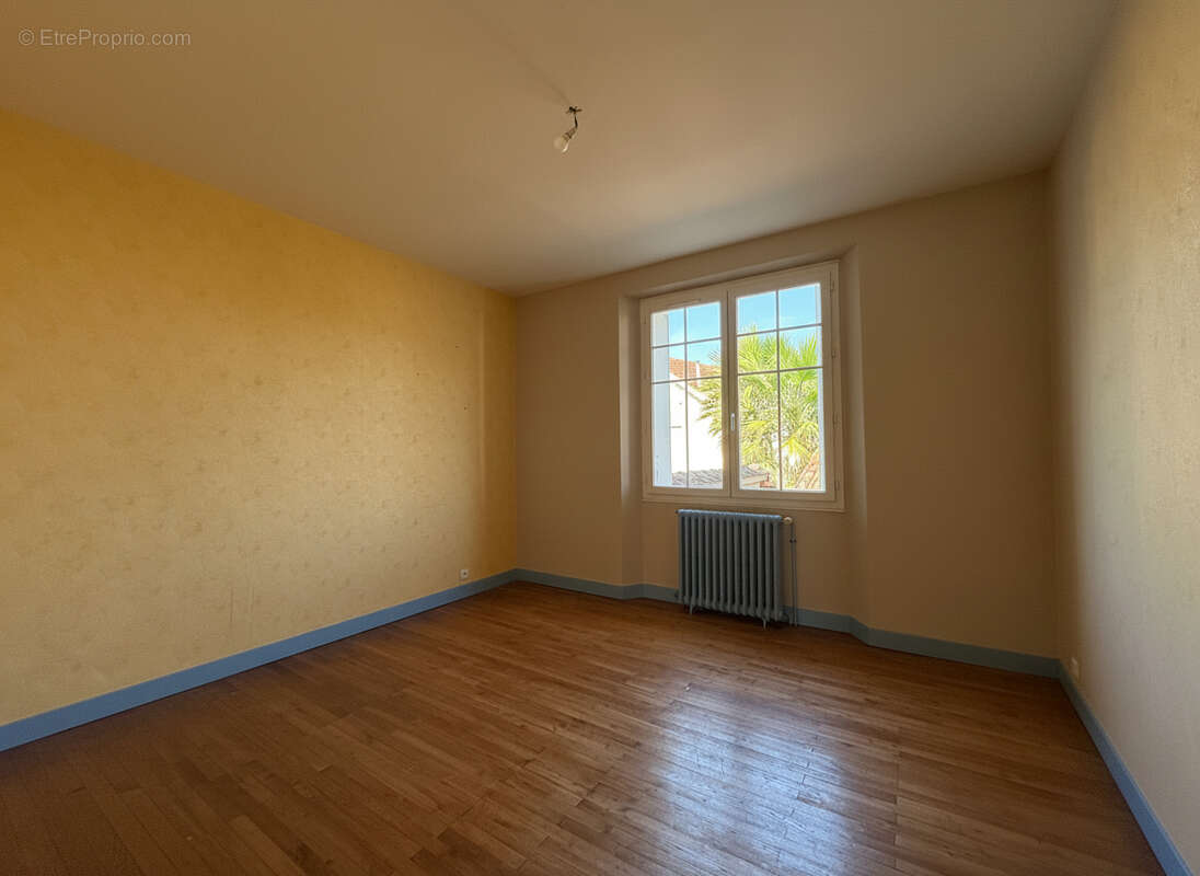 Maison Angouleme 6 pièce(s) 155 m2 environ - photo 9