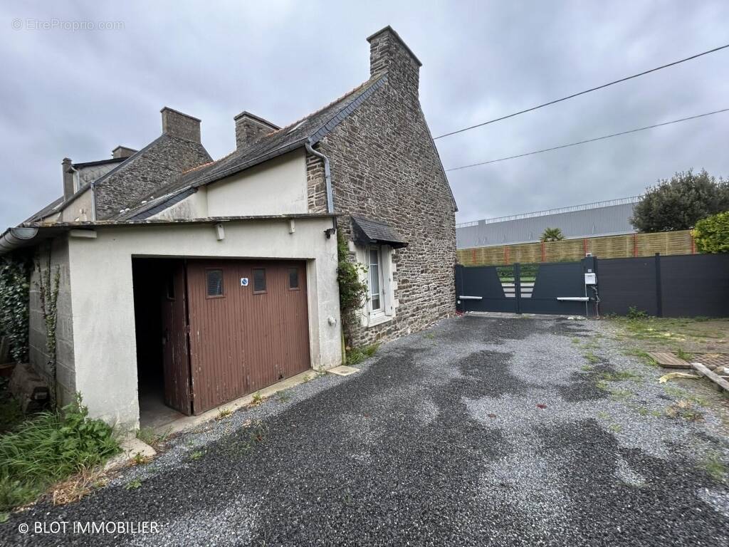 Maison à DOL-DE-BRETAGNE