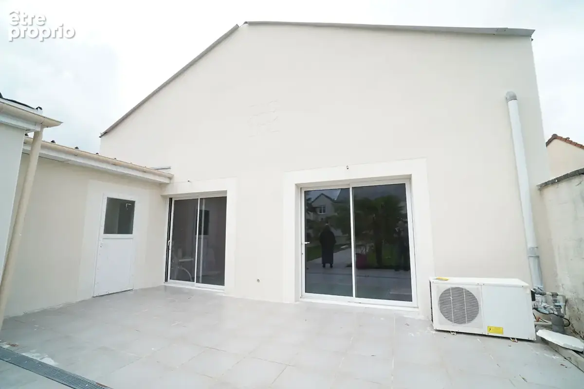 Maison Le Mans 230 m², garage et piscine couverte - photo 14