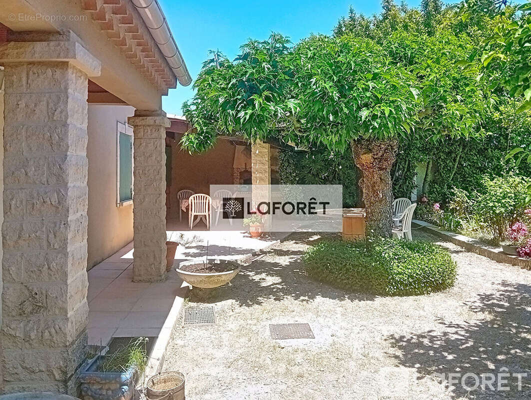 Maison + T2 Sainte Cécile Les Vignes 8 pièce(s)  170 m2 - photo 5
