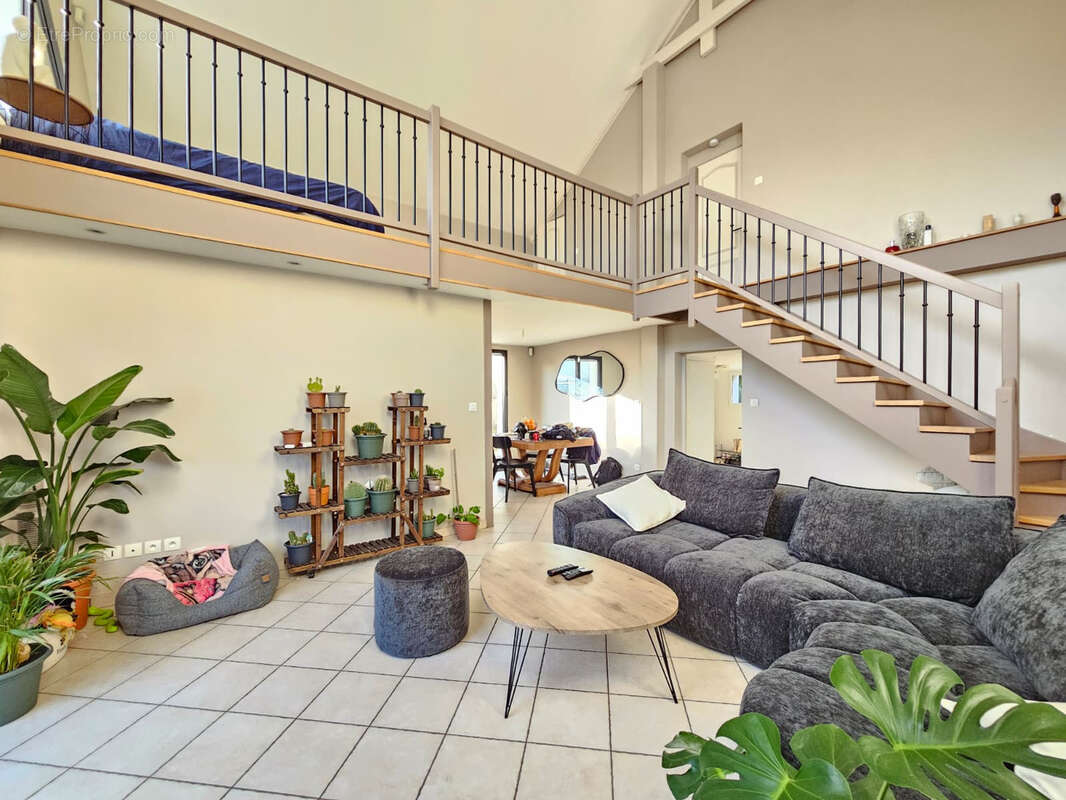 Maison à SAINT-GERMAIN-LES-ARPAJON