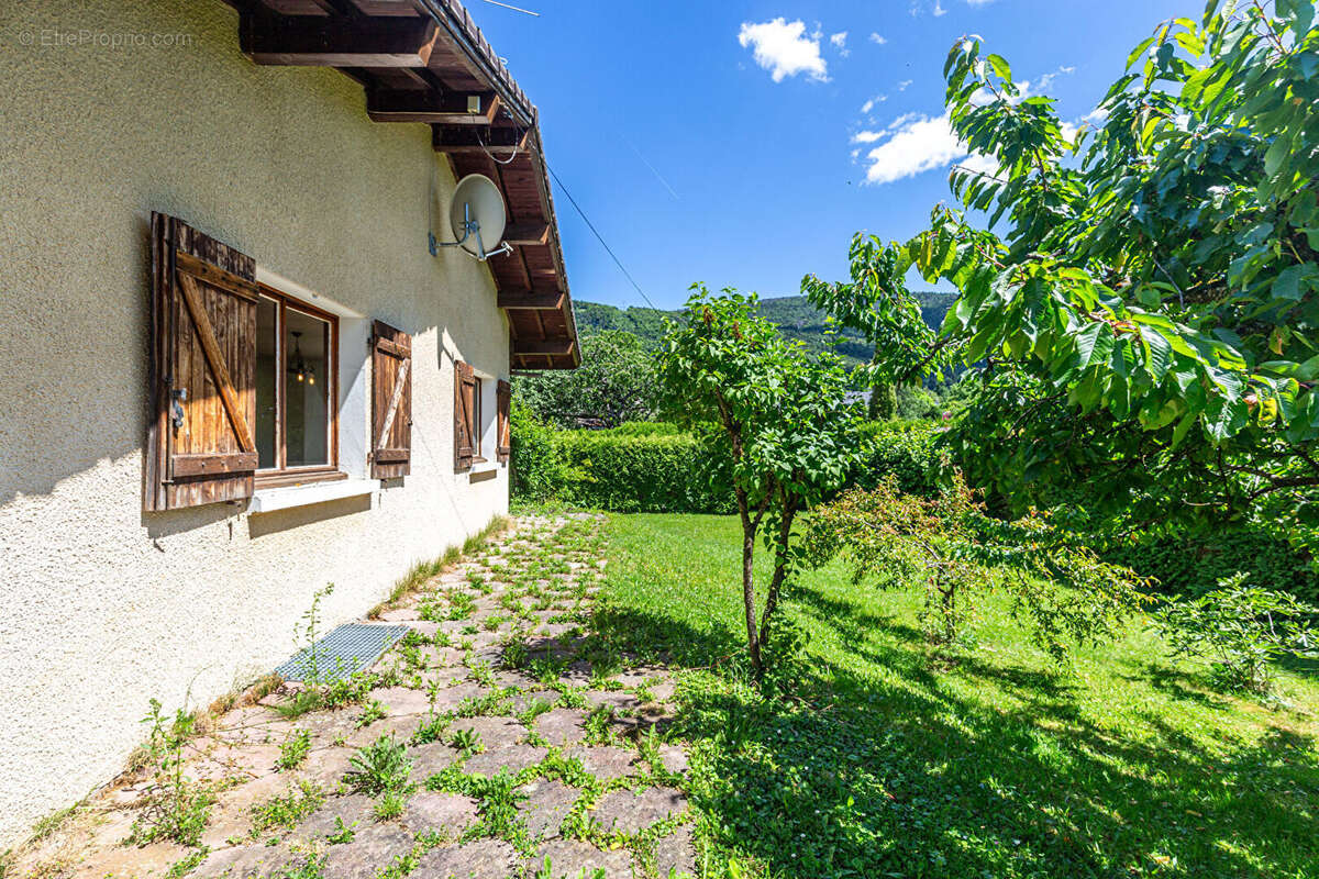 Agence immobiliere laforet - exclusivite - "tilleul" - quintal - maison individuelle de 95,2m² - terrain de 1215m² - sous sol co - photo 5