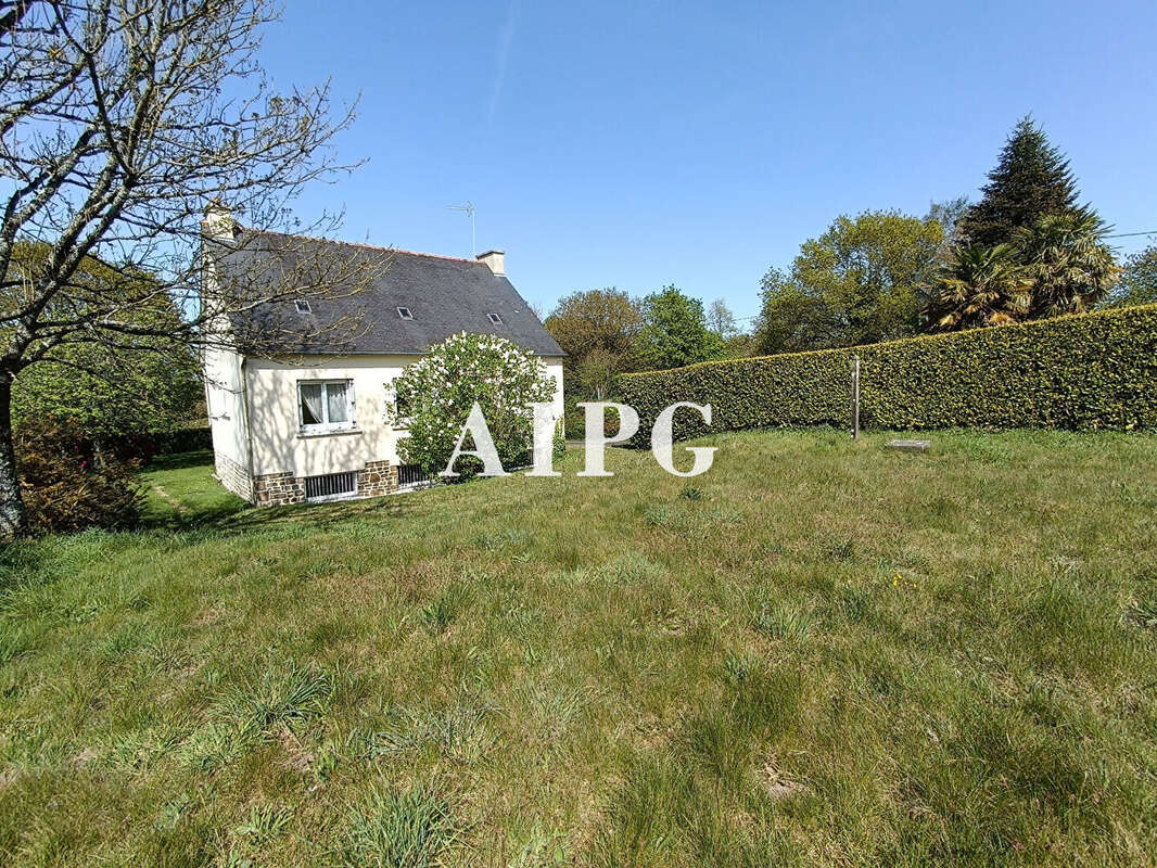 Maison à PLOUGUERNEVEL