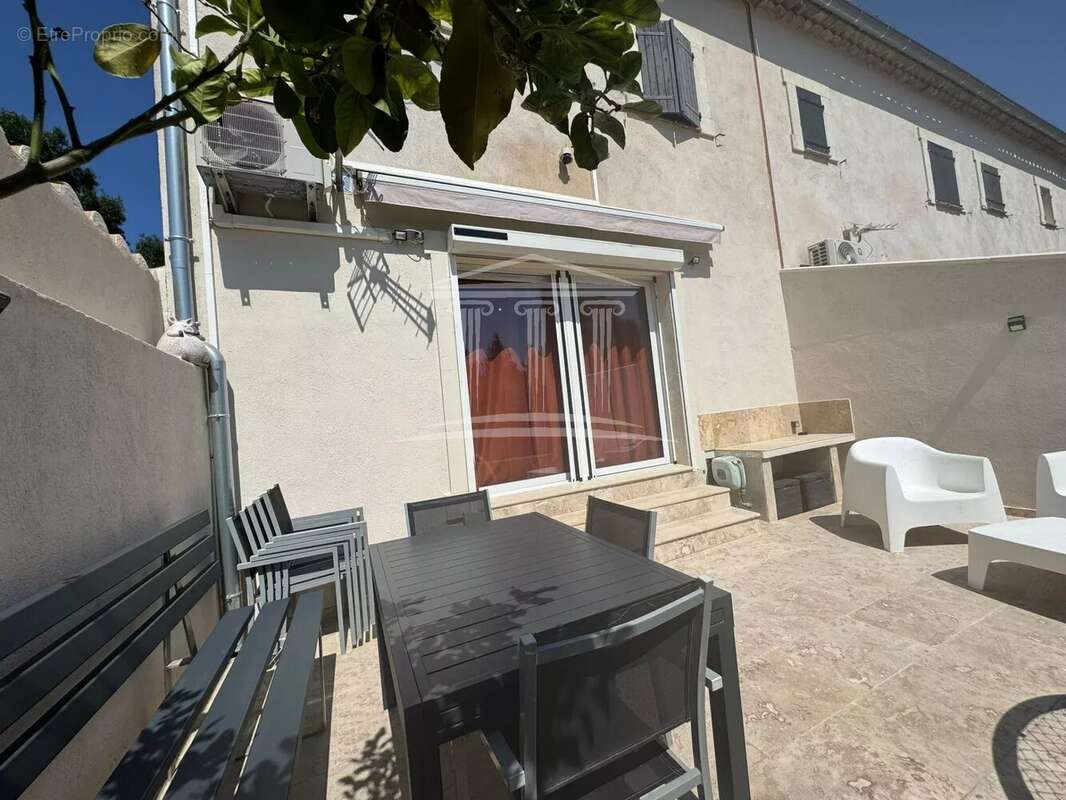 Maison à SORGUES