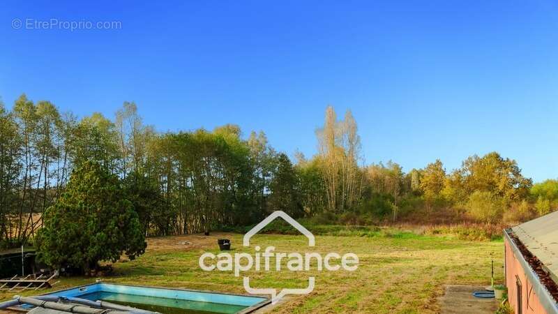 Maison type longère à Rénover  20 pièces  (47) - photo 11