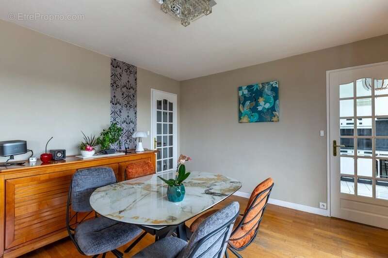 Appartement à SAINTE-FOY-LES-LYON