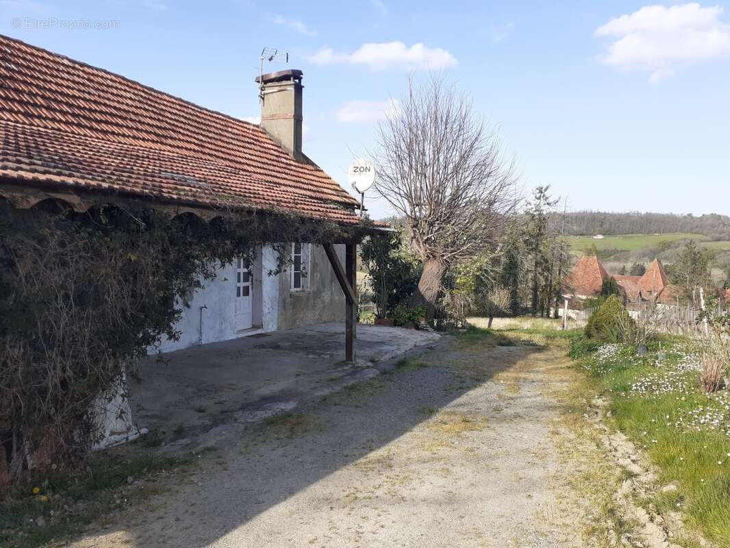 Domaine exceptionnel, 12 Ha, 2 maisons et grande bâtisse de 1930, grange de stockage, 30 min de Pau - photo 4
