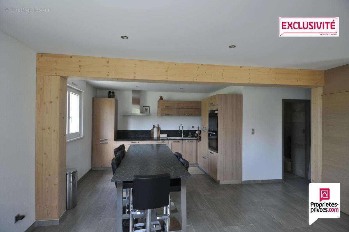 Montécheroux  Maison de charme 6 pièces  3 Chambres SH 149.6 m²  Terrain 6740 m² - photo 2