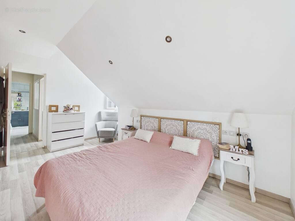 Maison à MONTIGNY-LES-CORMEILLES
