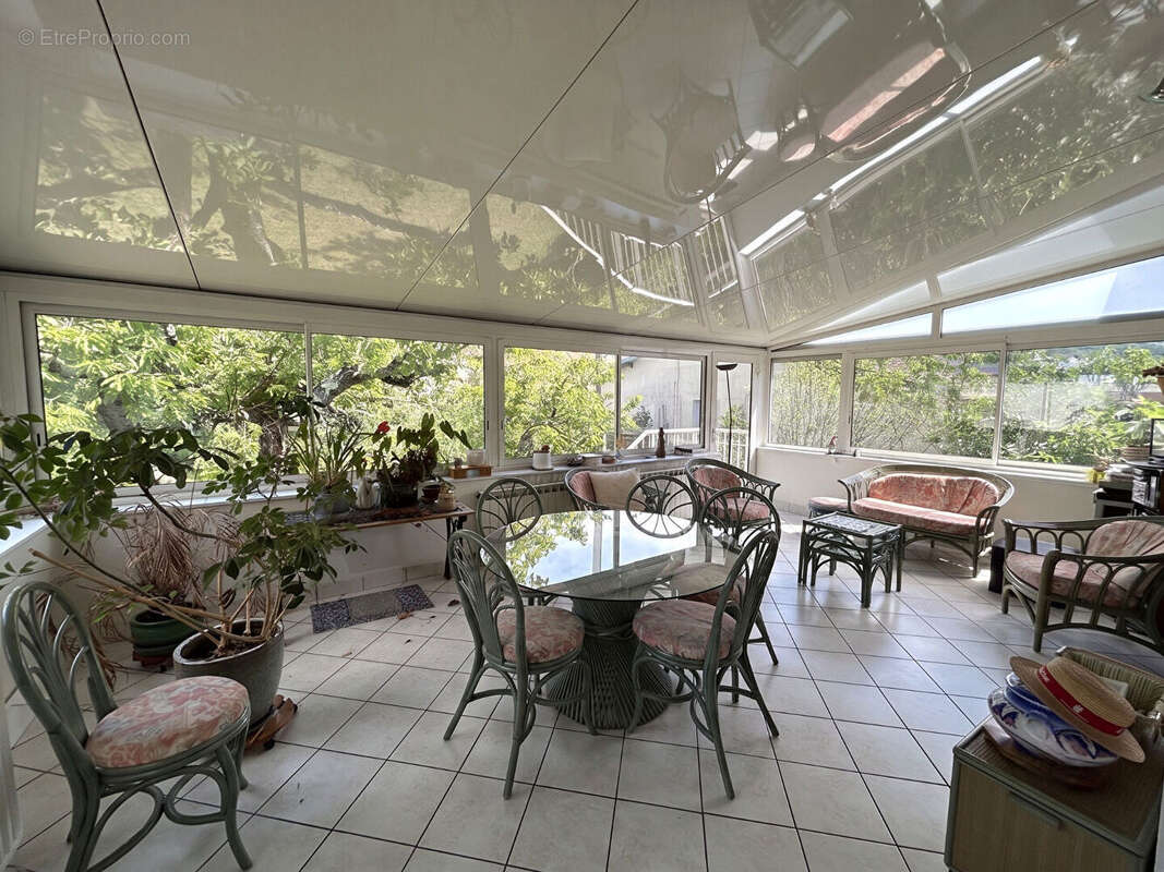 Belle maison familiale de 145 m² avec jardin, garage et ASCENSEUR privatif - photo 4