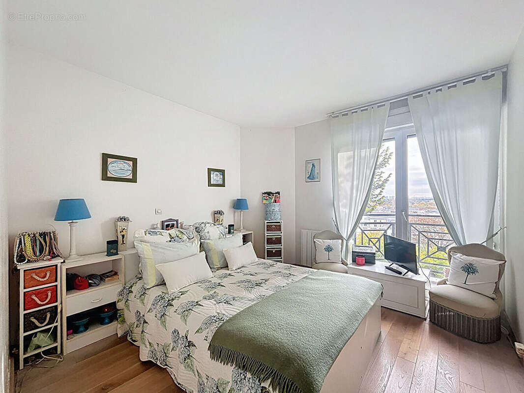 Appartement à SURESNES