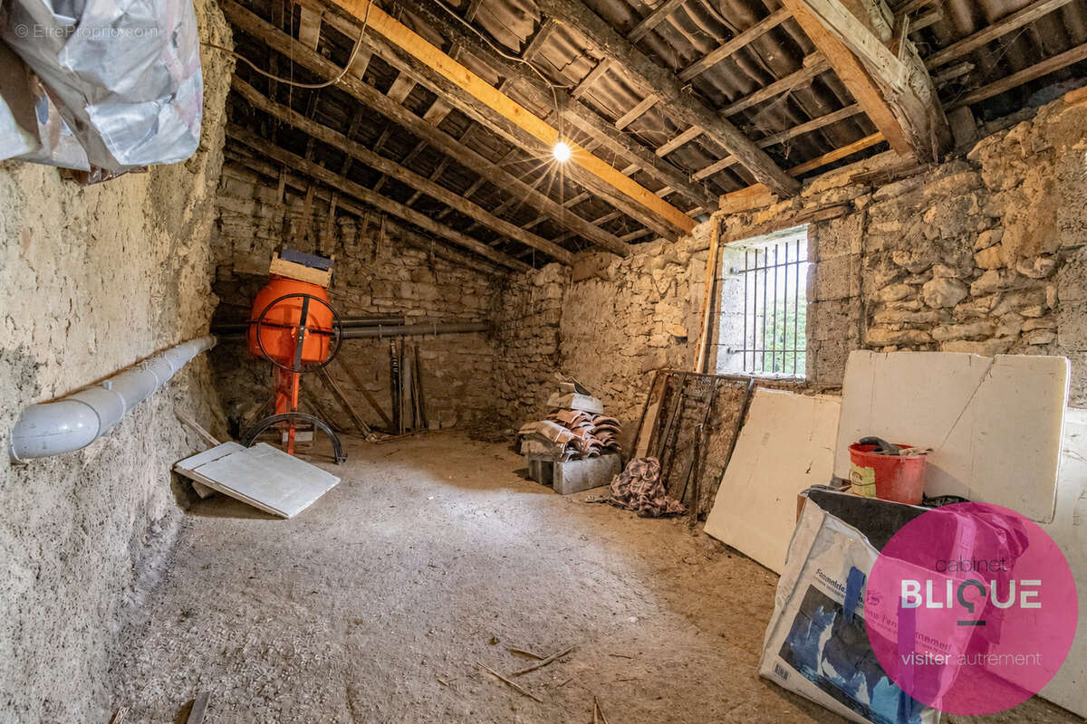 Entre vignes et collines, une maison a reveiller - photo 9