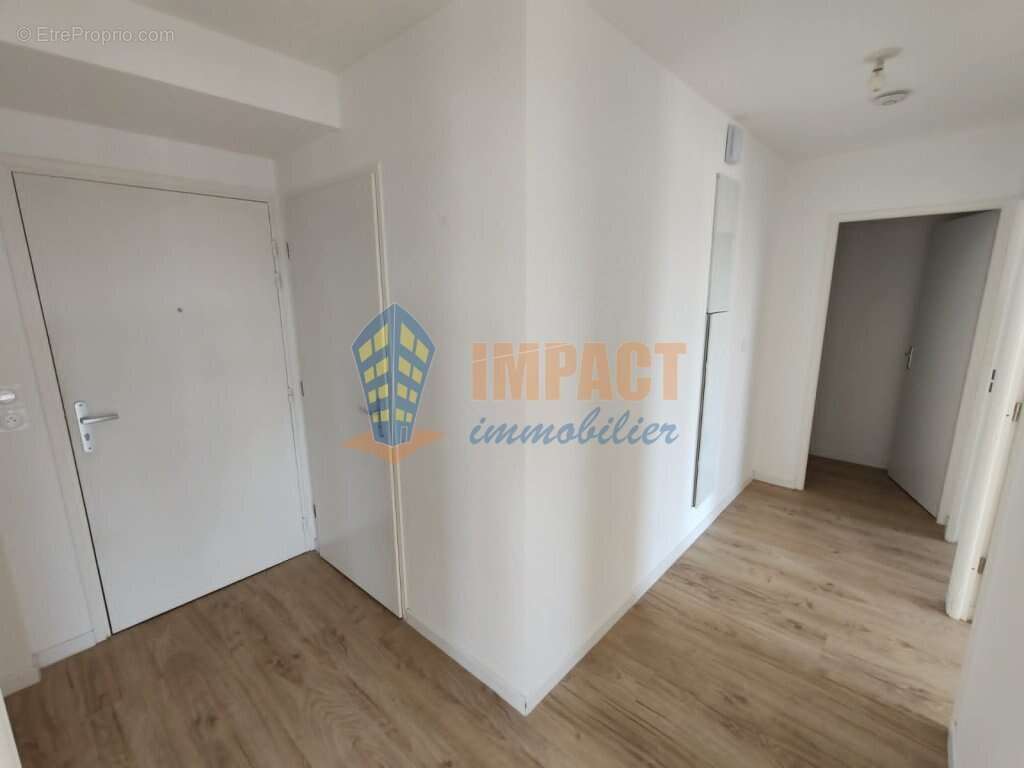 Appartement à EMMERIN