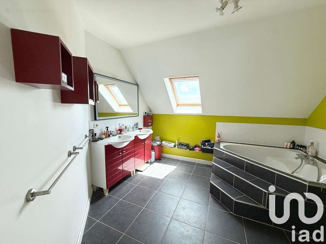 Photo 8 - Maison à ILLEVILLE-SUR-MONTFORT