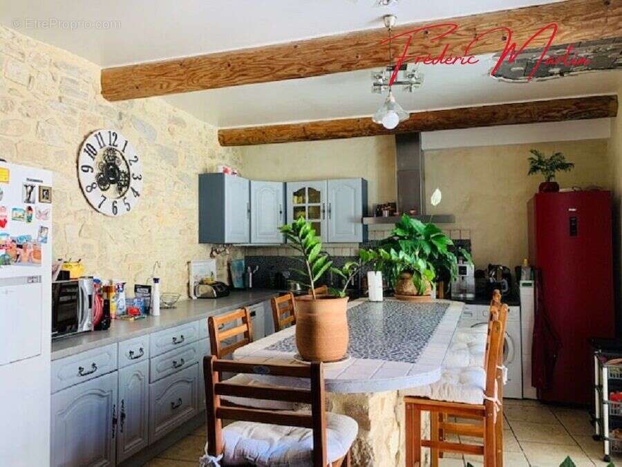 Maison 250 m² à Uzes  - photo 6
