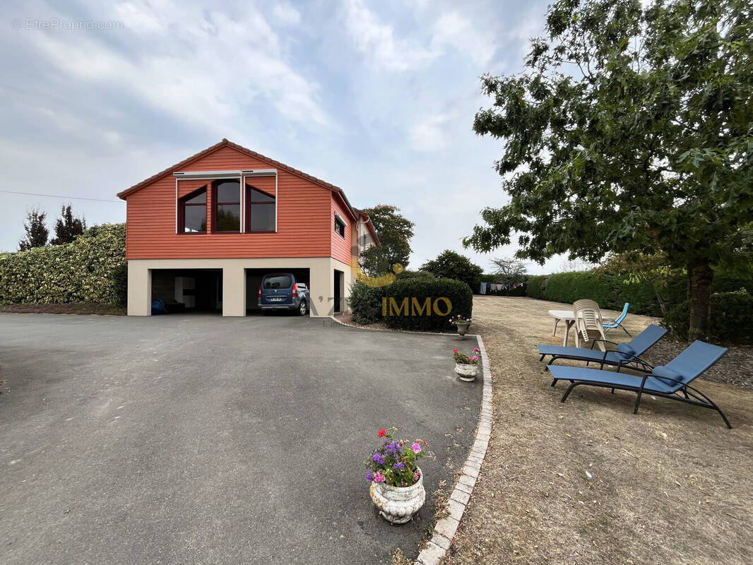 Maison à ARGENTON-CHATEAU