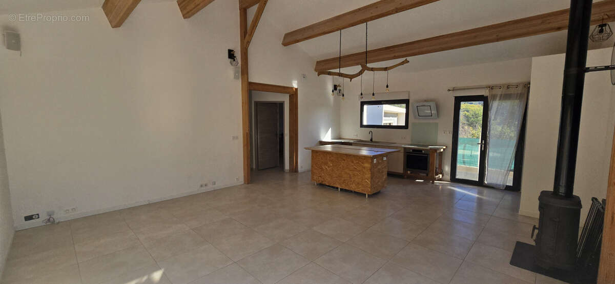 Maison à SAINT-JEAN-DE-LA-BLAQUIERE