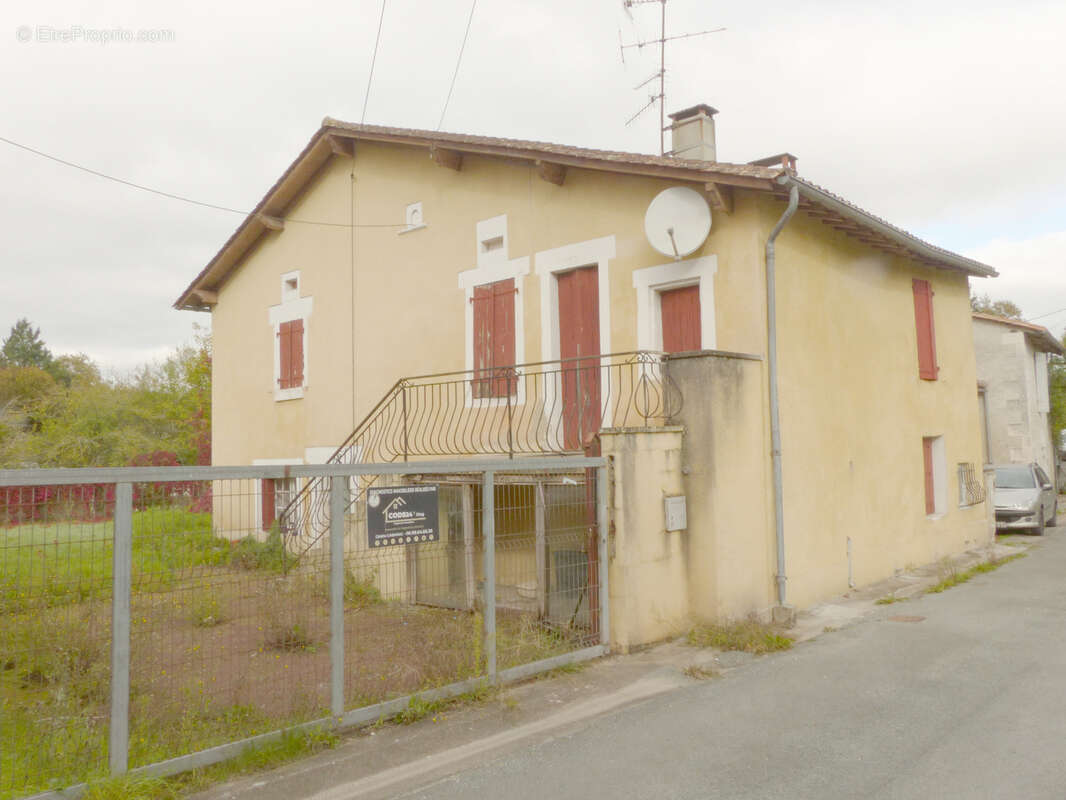 Maison à SAINT-MEARD-DE-DRONE