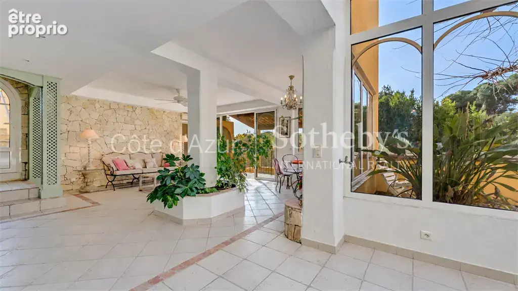 Exclusivité Côte d’Azur villa d’exception à Sainte-Maxime, proche mer et centre-ville - photo 10