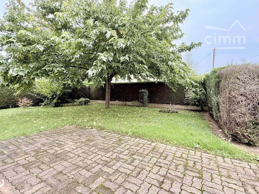 Maison à LA CHAUSSEE-SAINT-VICTOR