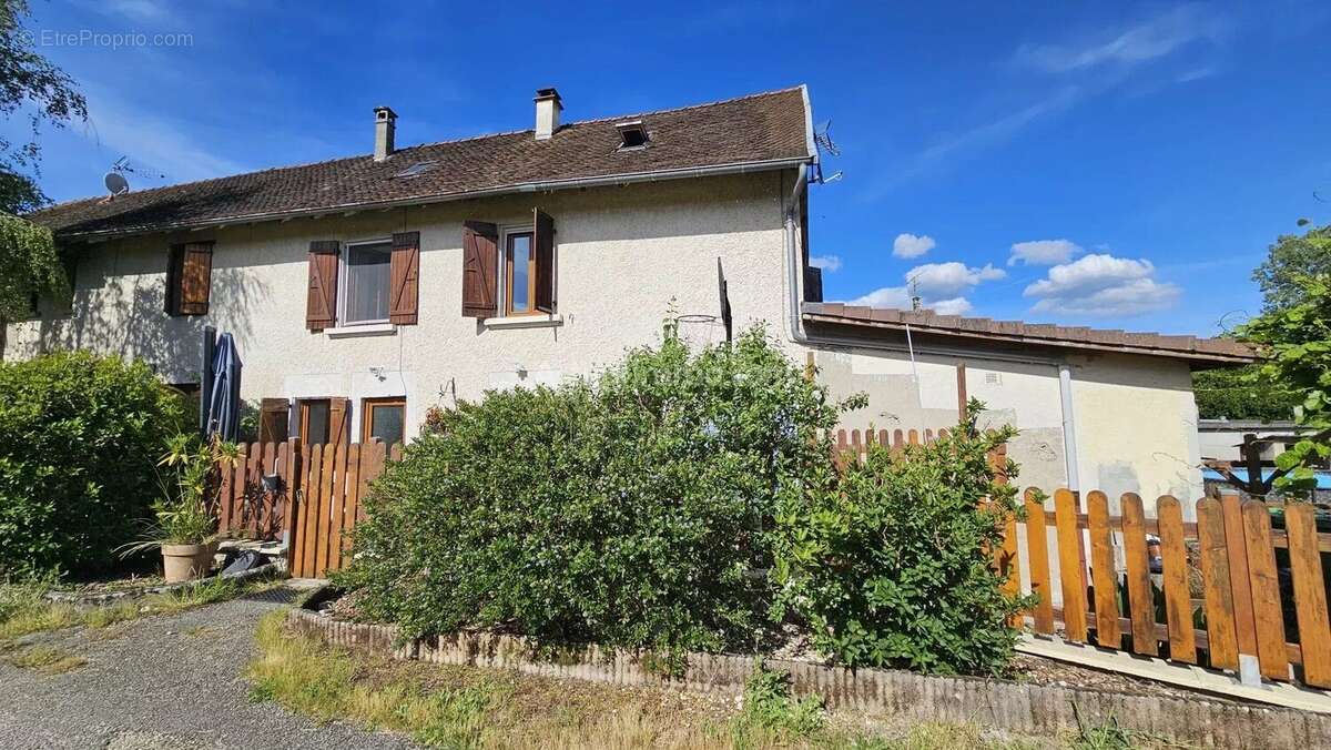 Maison à CREYS-MEPIEU