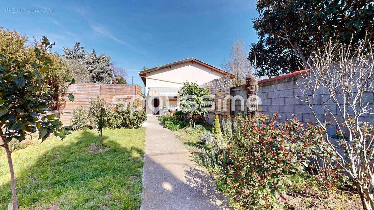 Maison de plain-pied 94 m² avec garage et jardin arboré  Quartier Mairie à Agde - photo 27