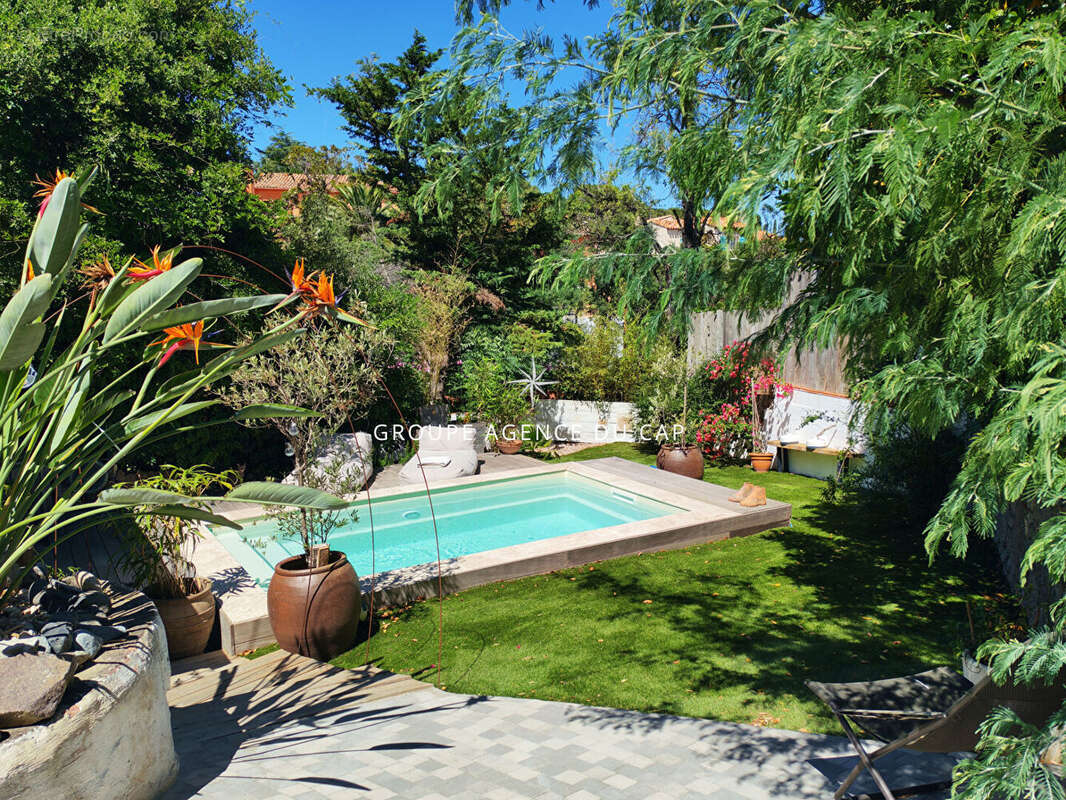 A vendre villa 168m² 5 chambres en suite appartement independant et communiquant piscine et mer a 400m, à15min a pied du centre  - photo 2