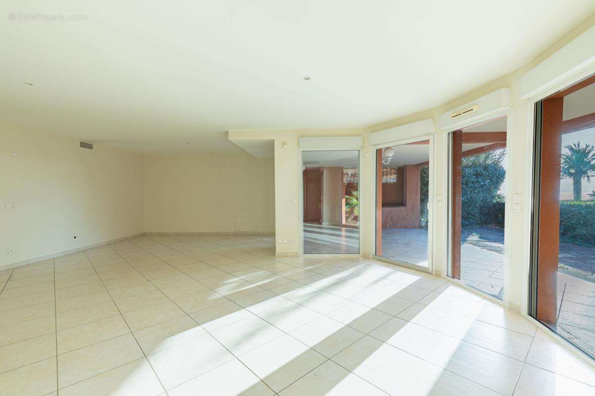 Appartement à SANARY-SUR-MER