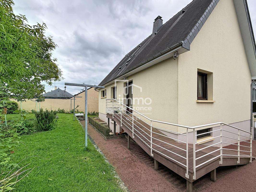 Maison à MAYENNE