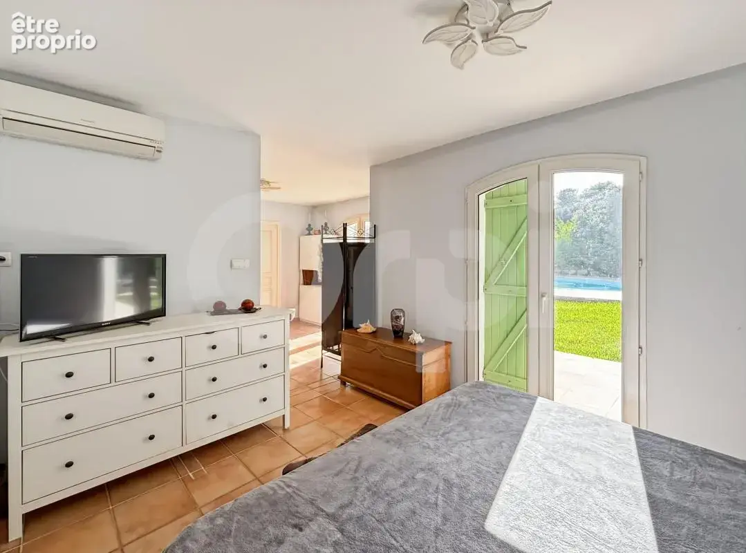 Maison de plain-pied avec piscine, studio indépendant et grand terrain – Les Maravals - photo 9