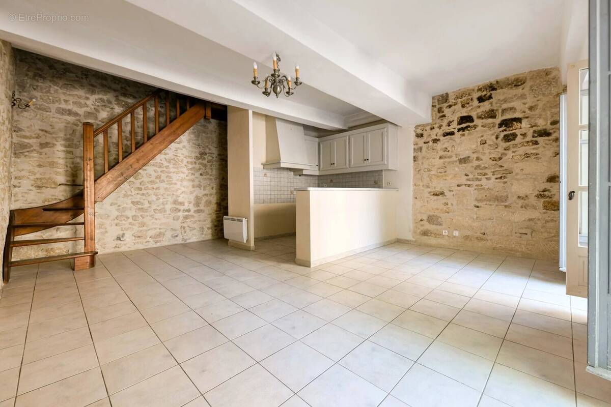 Appartement à UZES