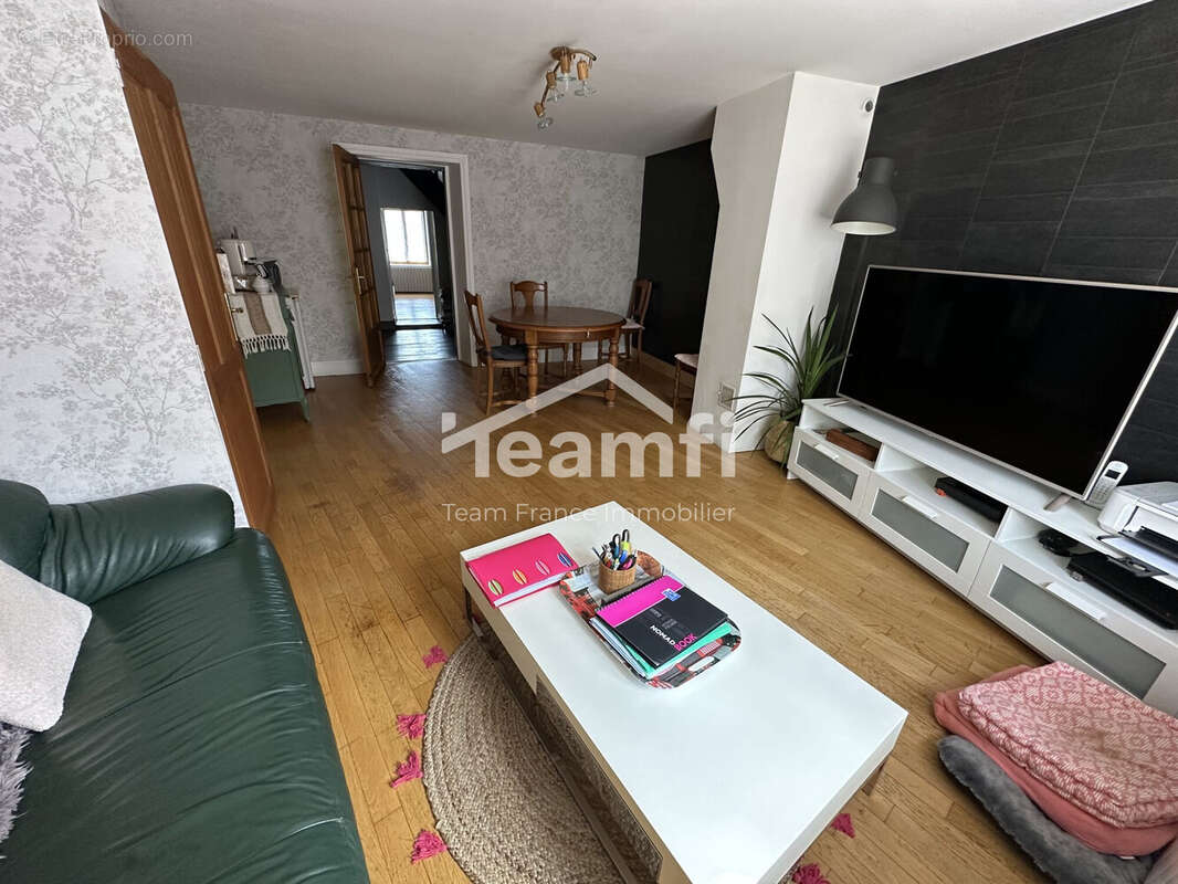 Maison à VOLLORE-VILLE