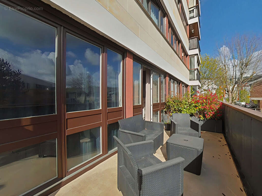 Appartement à FONTENAY-LE-FLEURY